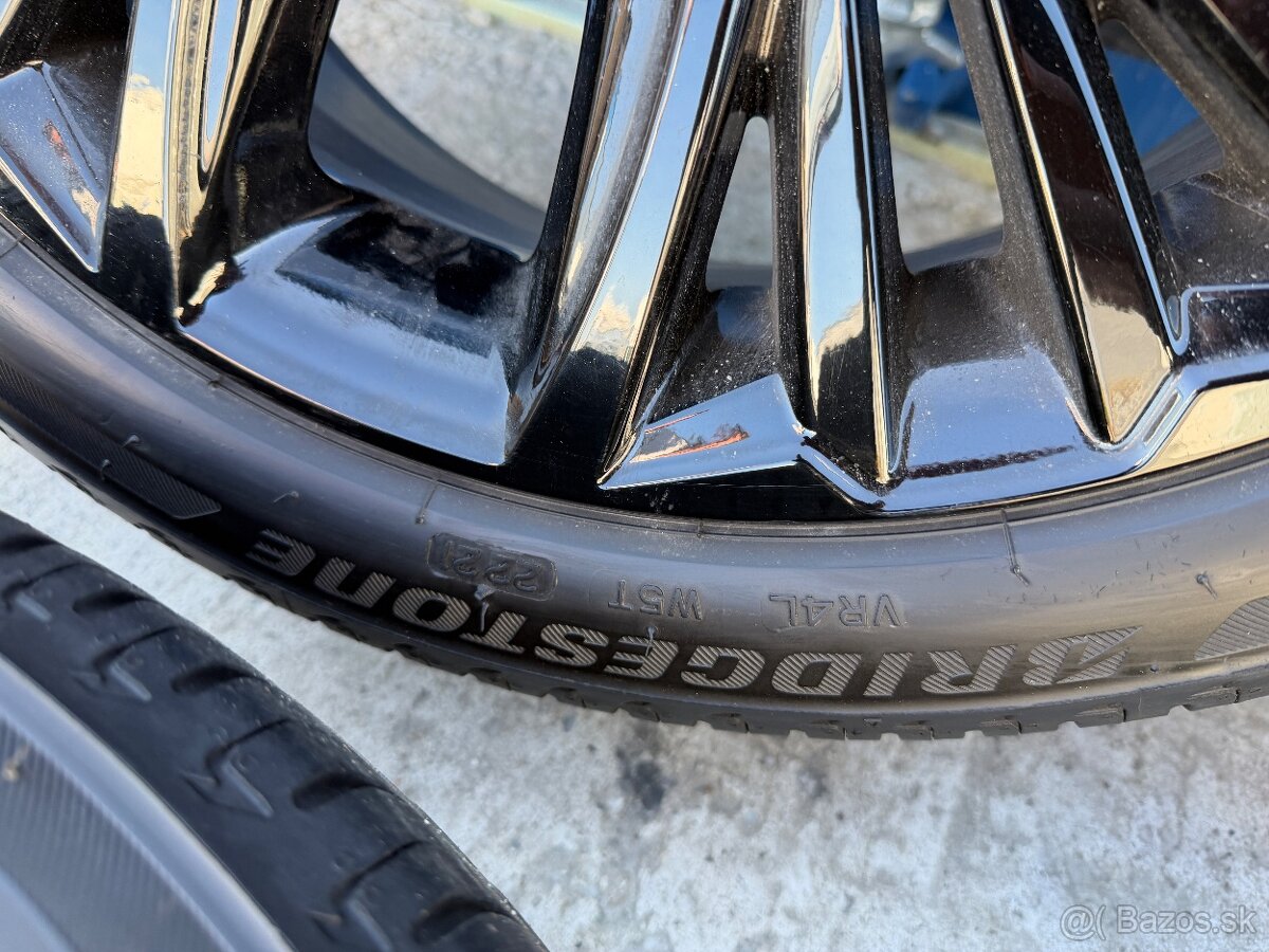 Toyota Yaris GR Sport 205/45 R17 - 4