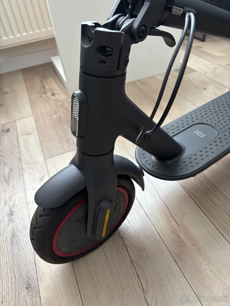 Xiaomi Mi Electric Scooter Pro 2 - Elektricka Kolobezka - 4