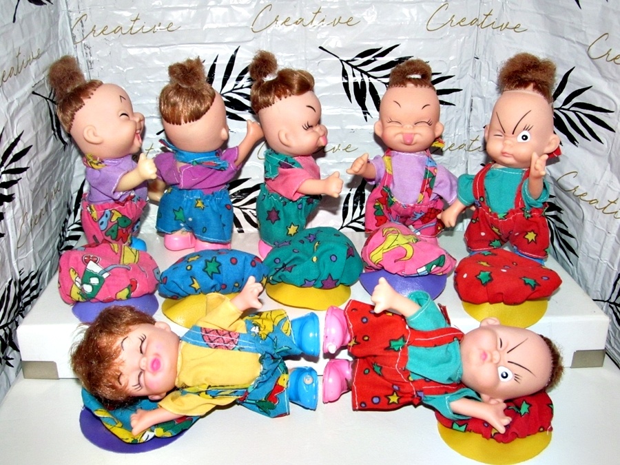Retro sběratelské malé panenky šklebíci parta 7 rošťáků - 4