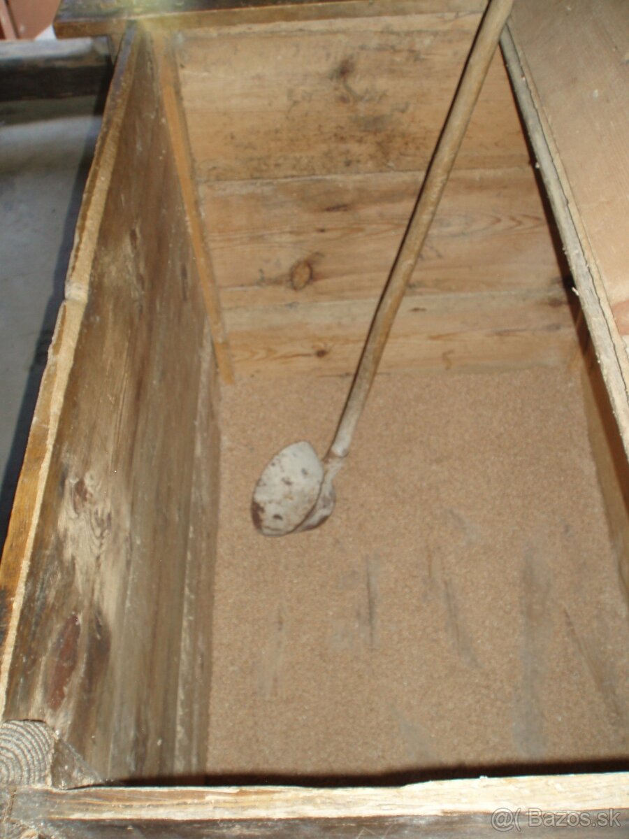 truhlicu - štrich na obilie - 4