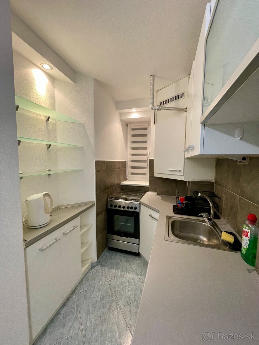 Prenájom- 2 izbový byt - 4