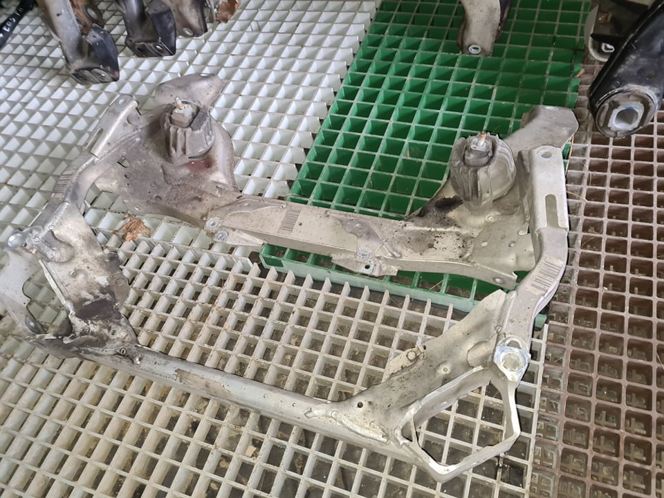 Predna napravnica BMW E90 E91 E87 - 4