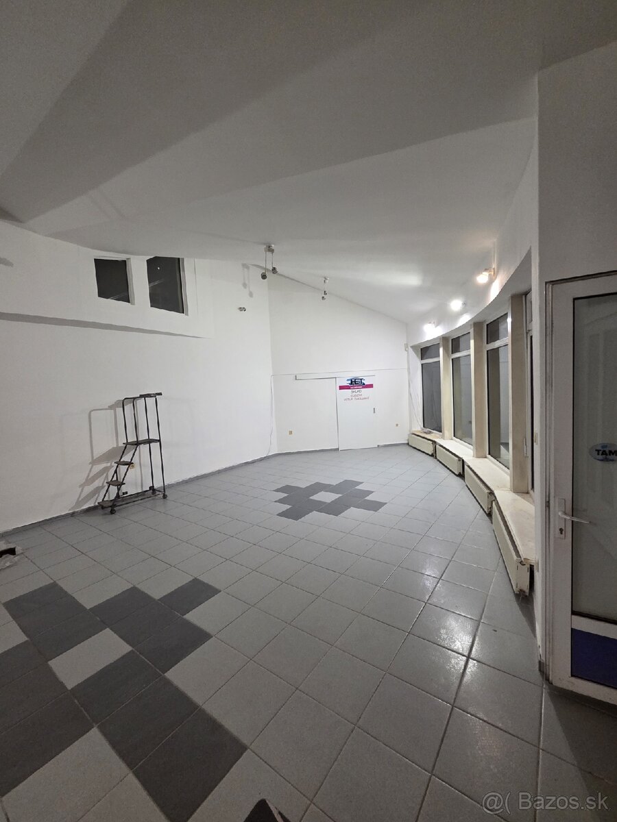 Prenájom komerčného objektu - 4