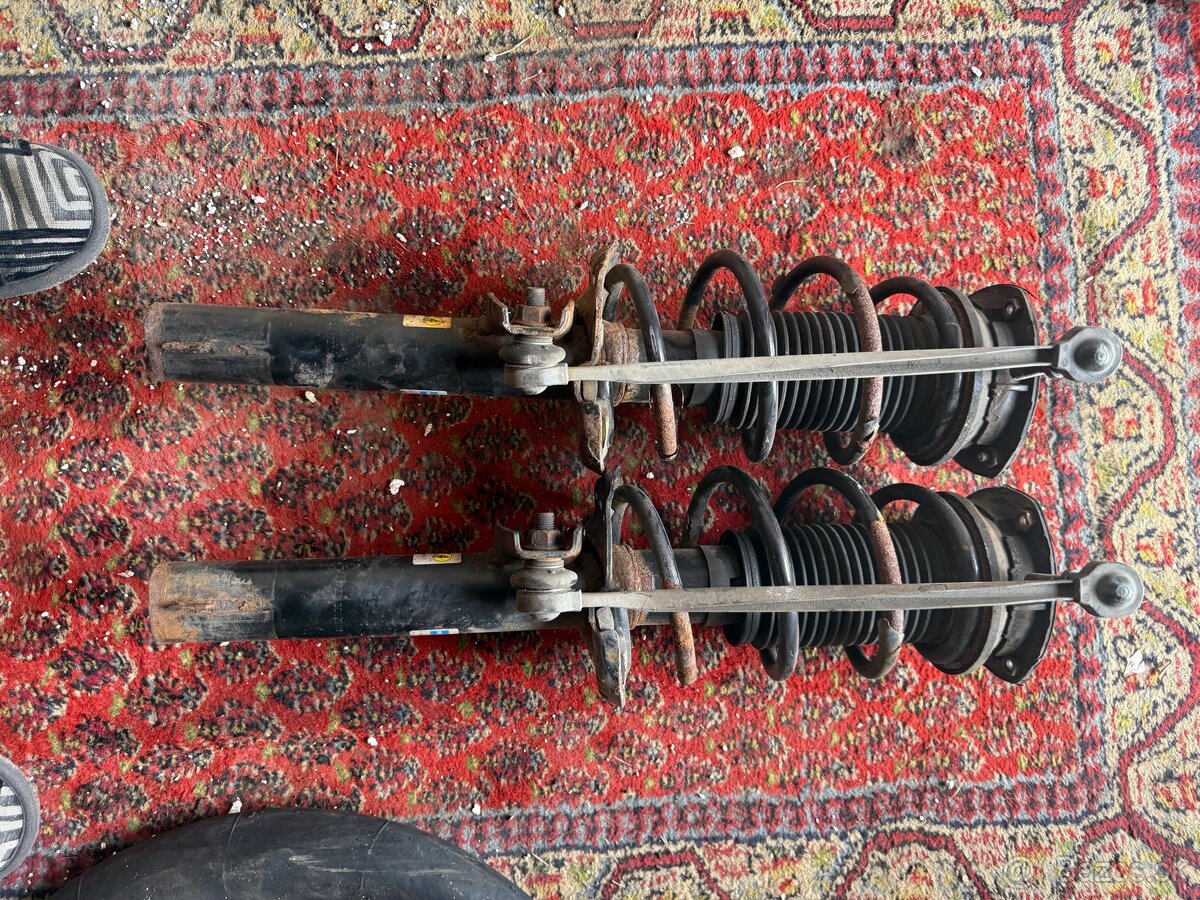 Predné tlmiče pruženia Bilstein B4 - 4