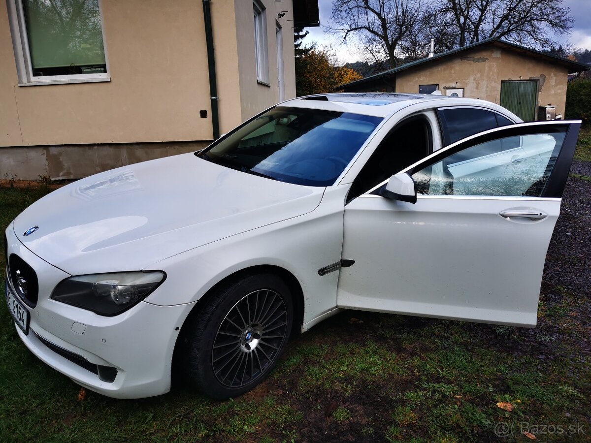 Bmw 750Li 300kw max výbava masáže - 4