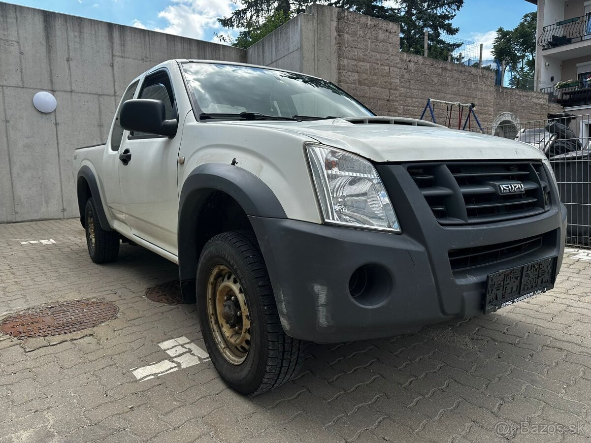 ISUZU D MAX 2,5 TD 4X4 100KW ŤAŽNÉ 3000 KG