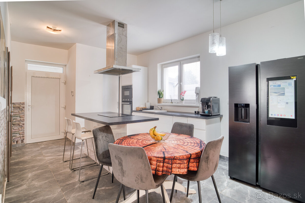 Na predaj priestranný 4-izbový rodinný dom v Bernolákove - 4