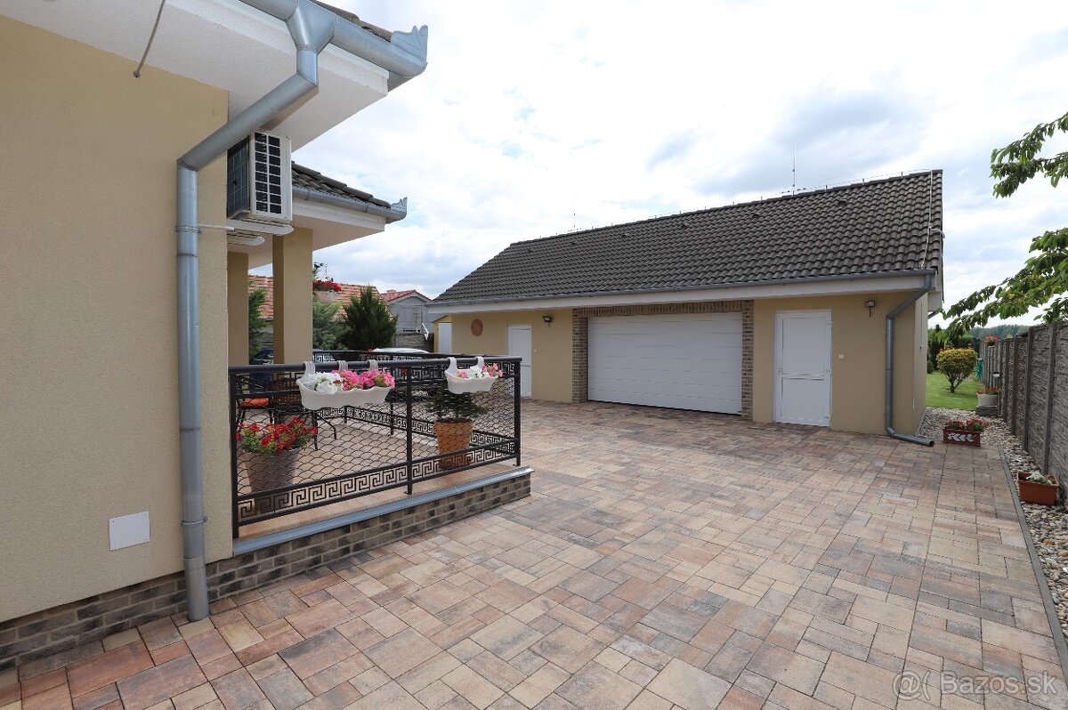 4 izbový rodinný dom so zariadením, pozemok 1174 m2 - 4