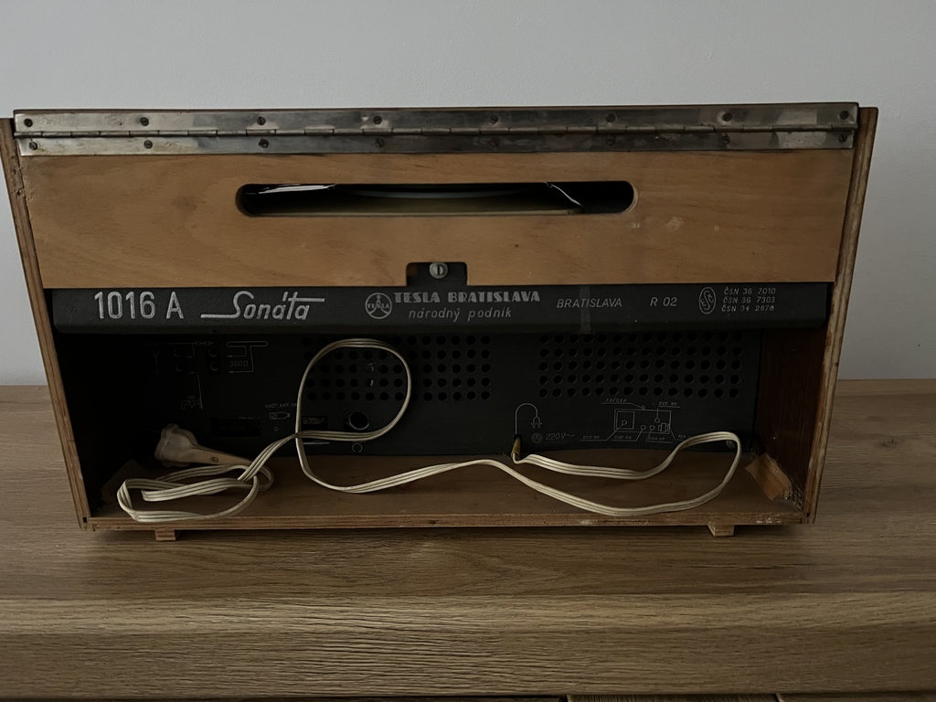 Staré retro rádio, gramofón (na opravu/dekorácia) - 4