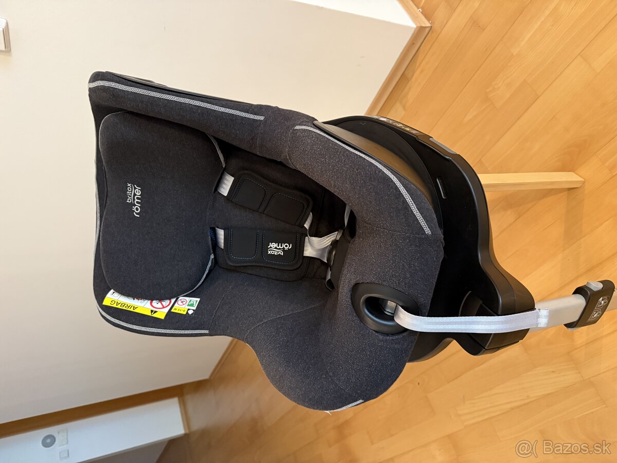 Britax Romer Dualfix M i-size Cool Flow + comfort cover - 4