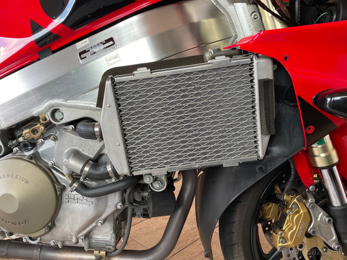 Predám Honda vtr sp1 - 4