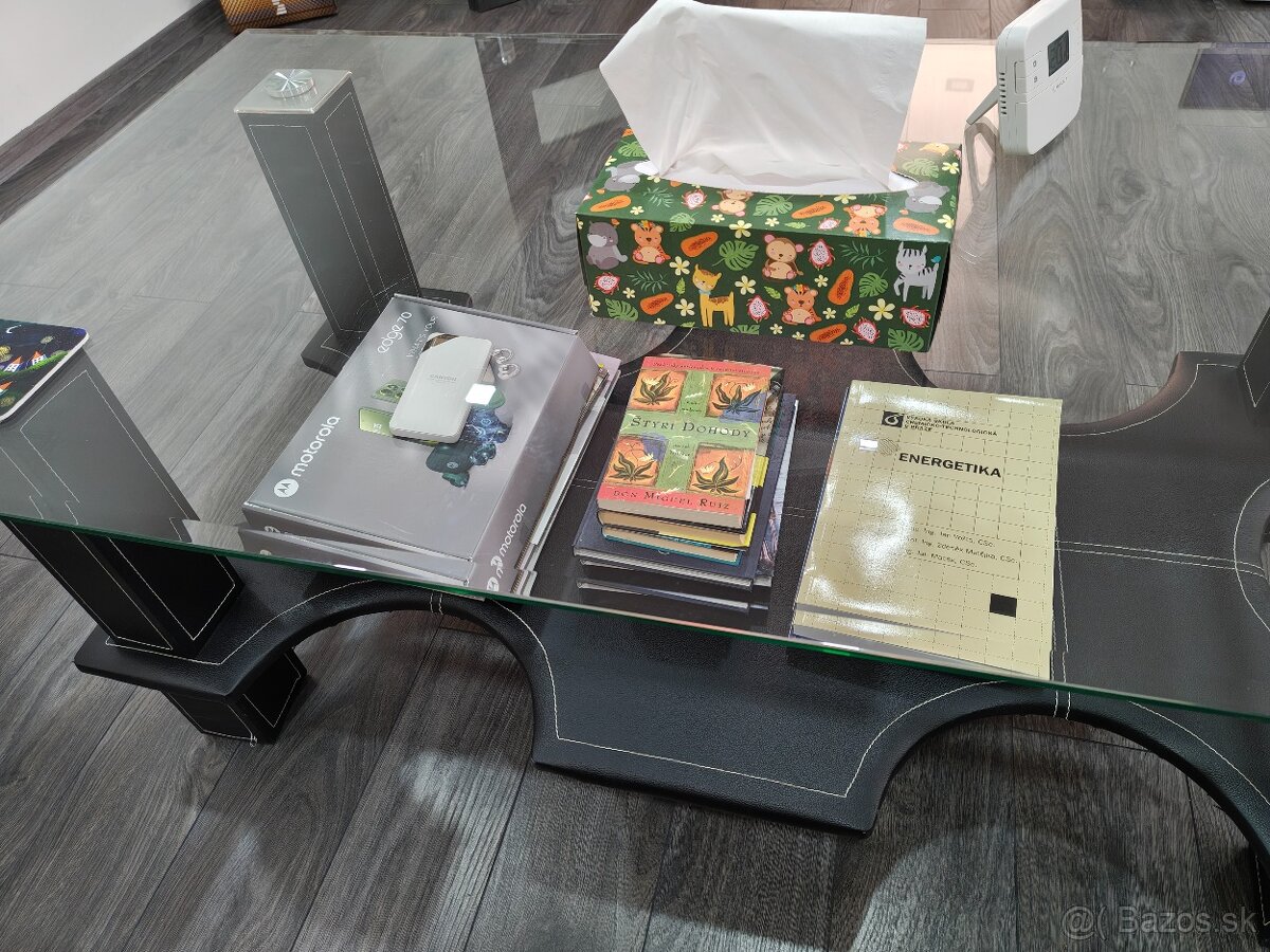 Konferenčný stolík - 4