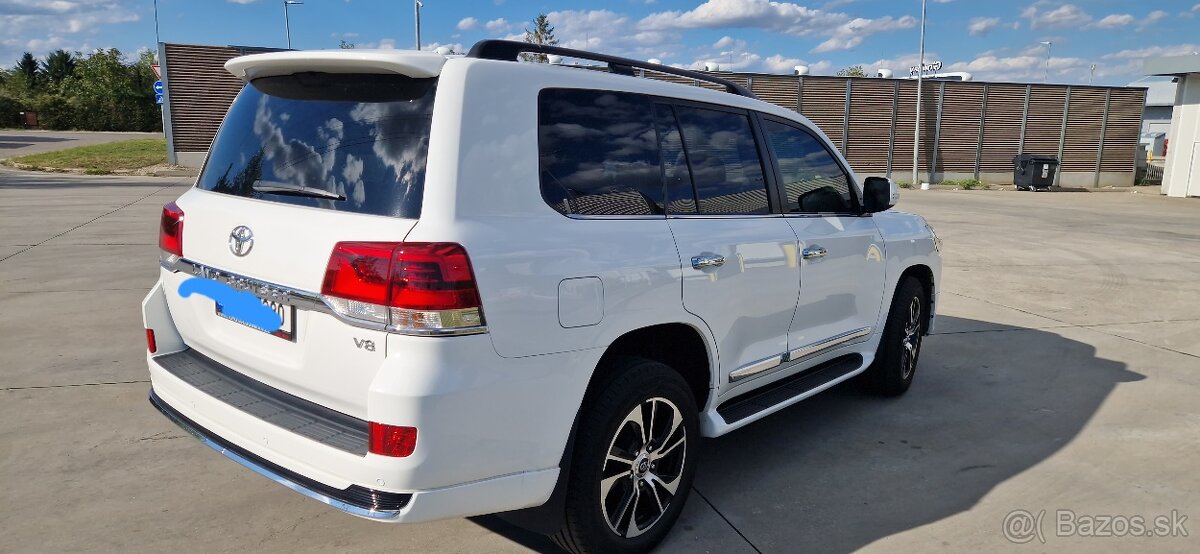 Toyota Land Cruiser 200 - 4
