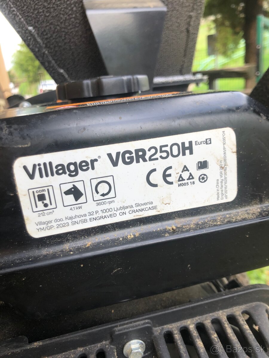 Benzínový štiepkovač Villager 75cm - 4