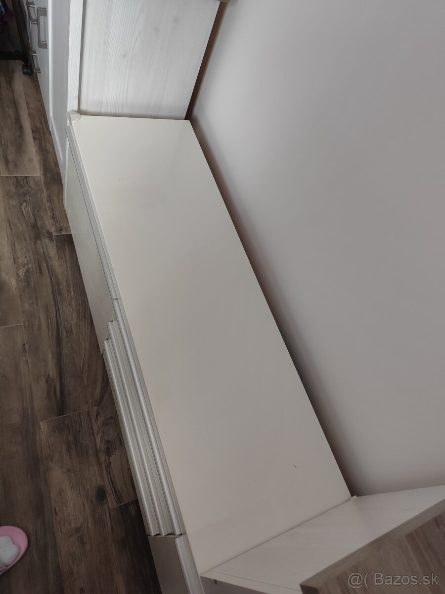Skrinka pod tv - 4