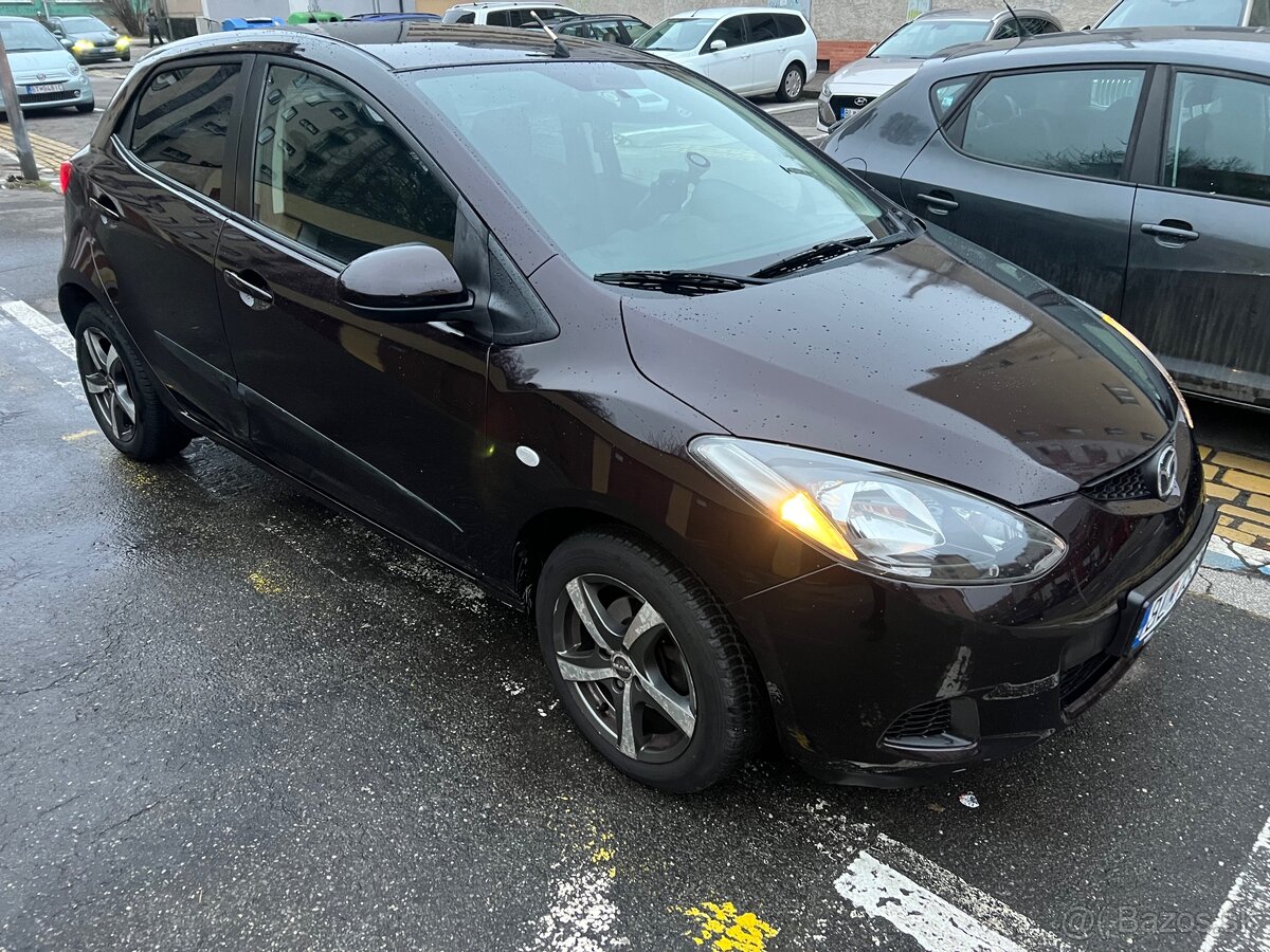 Mazda 2 - 4