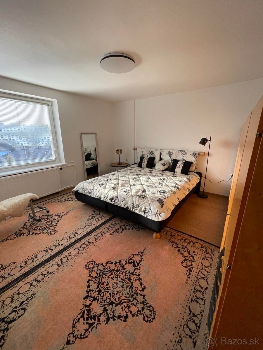 Prenajom domu Kosice, Jantarove nam. - 4