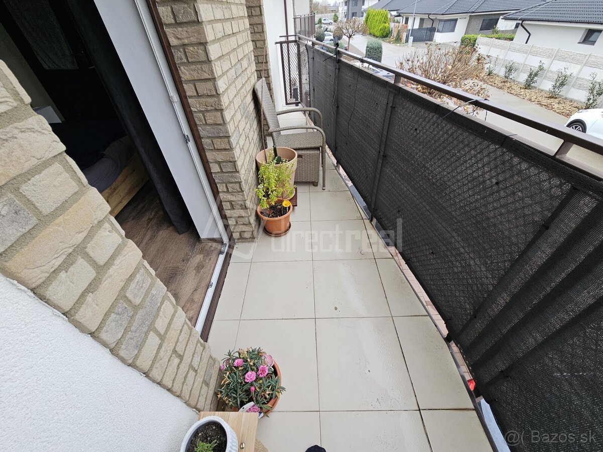 Moderný, veľmi pekný 3 izbový byt s terasou a 2 parko… - 4