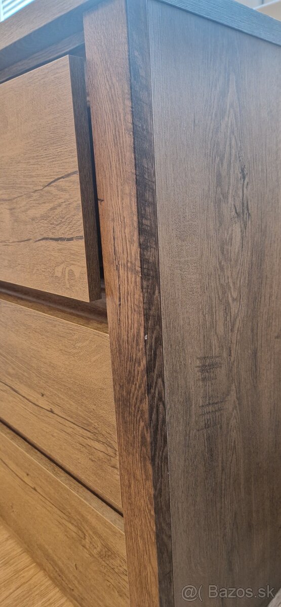 KOMODA, 3 ZASÚVKOVÁ - 4