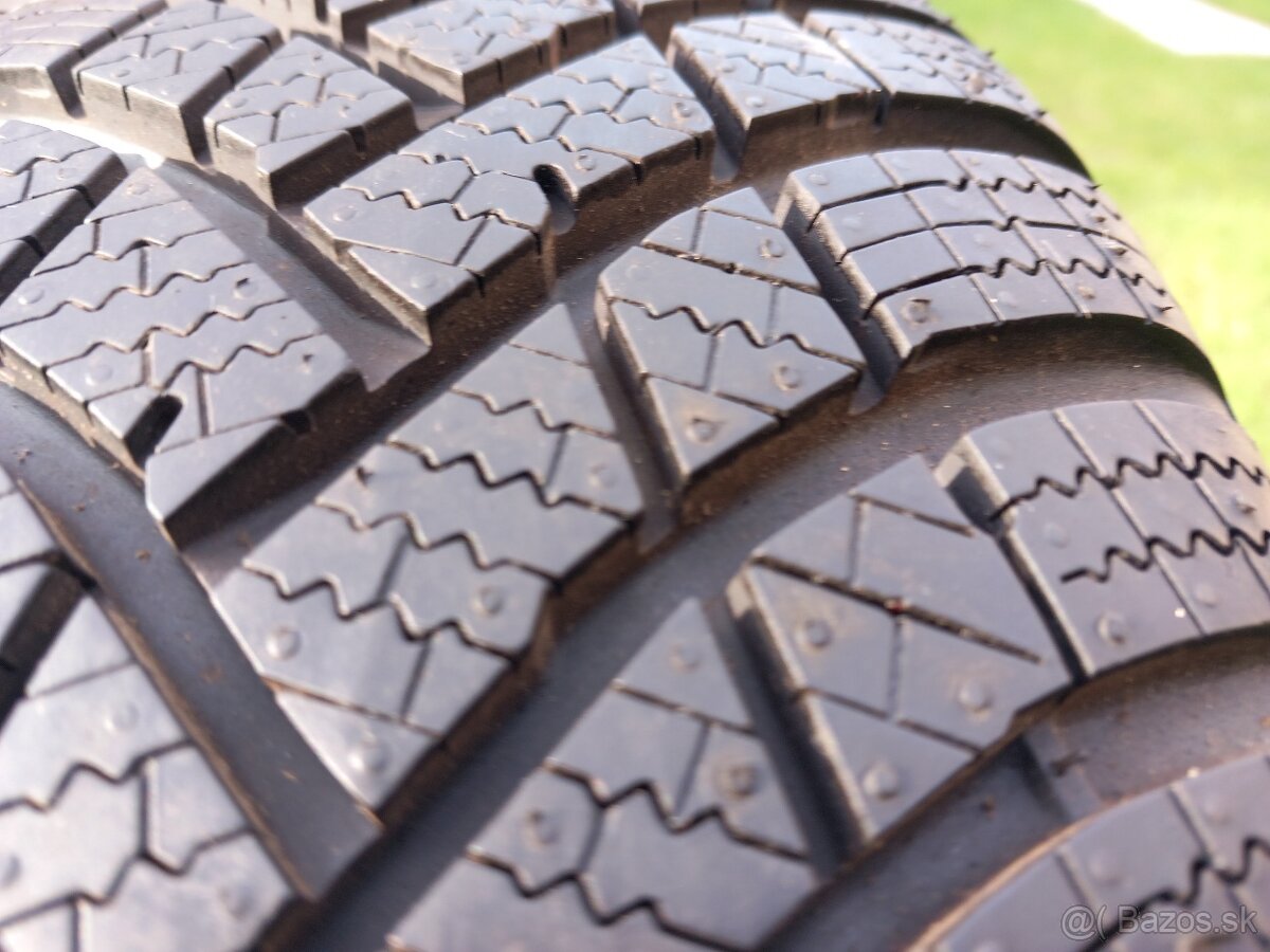 205/60 r16 zimne pneumatiky - 4