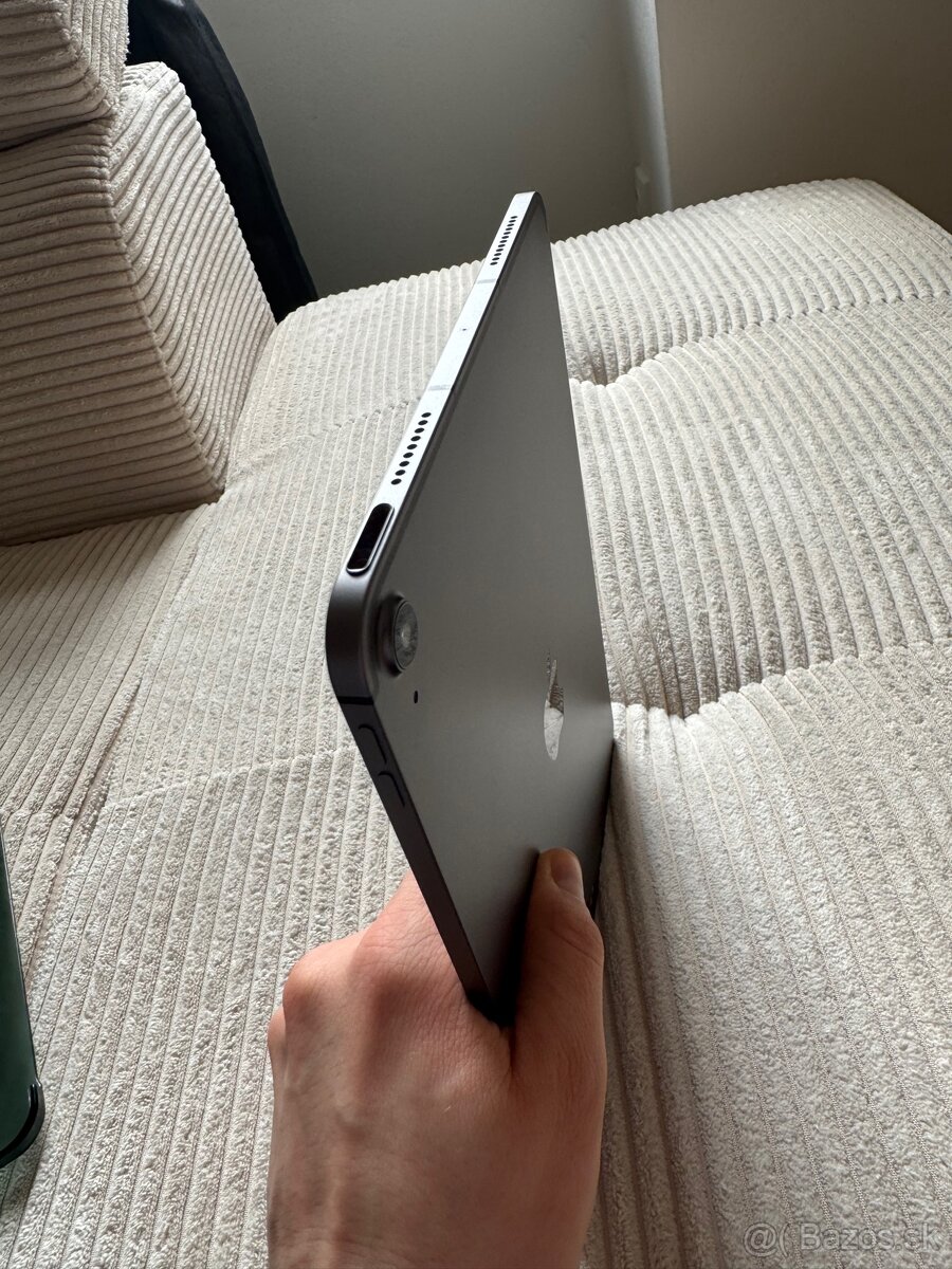 Predám Ipad Air 11" generácie 5 256GB Cellular - 4