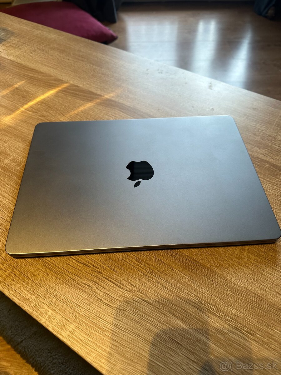 Predám Macbook Air M2 13,6-inch 256GB - 4