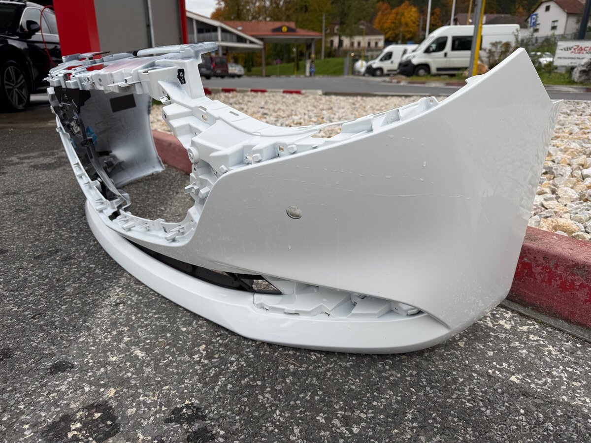 Predám nárazník na Mazdu 3. - 4