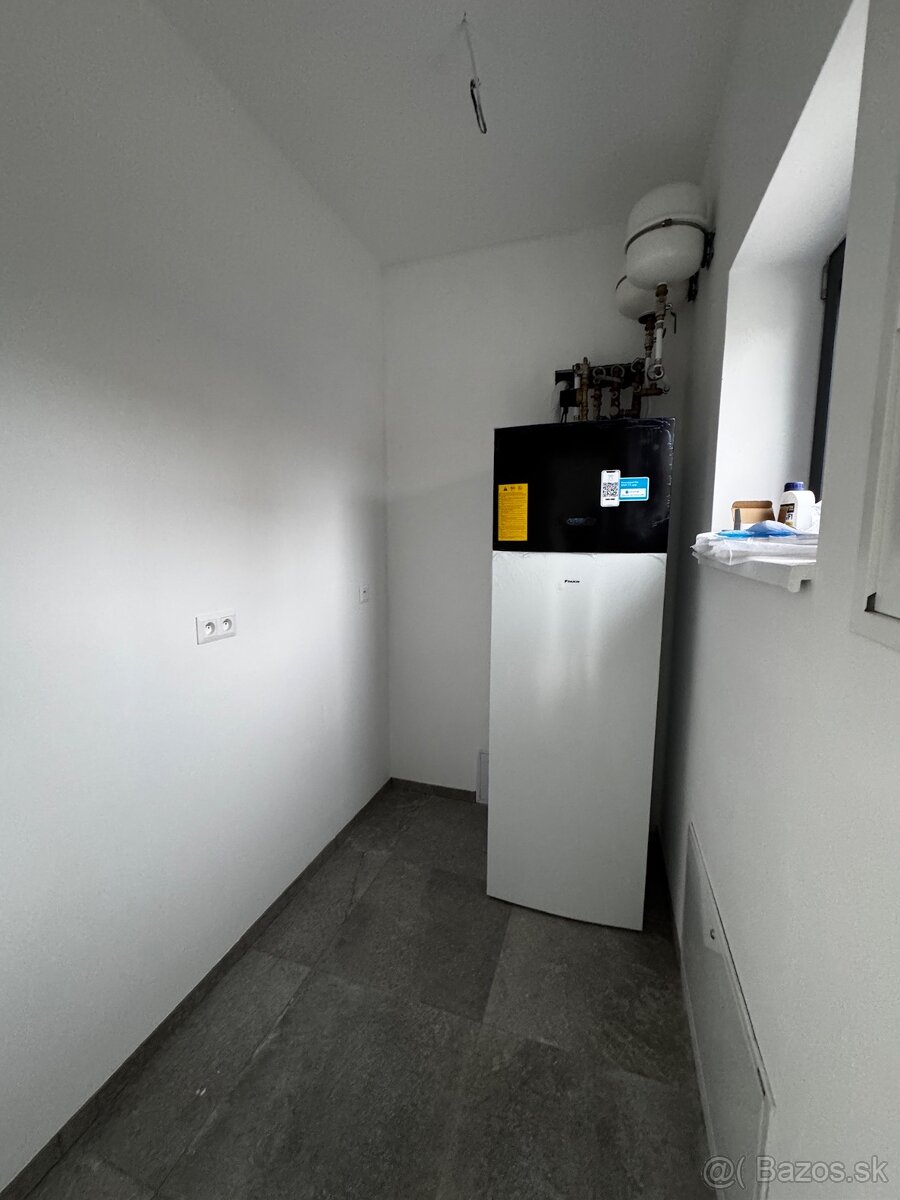 5i dom | pozemok 417m2 | 2x parking - 4