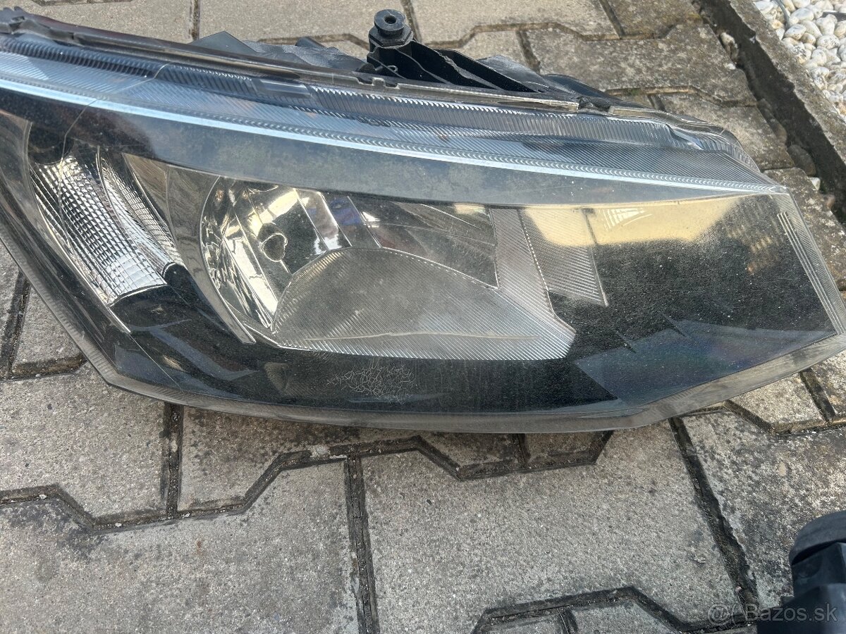 Svetlá Škoda Fábia 3 - 4