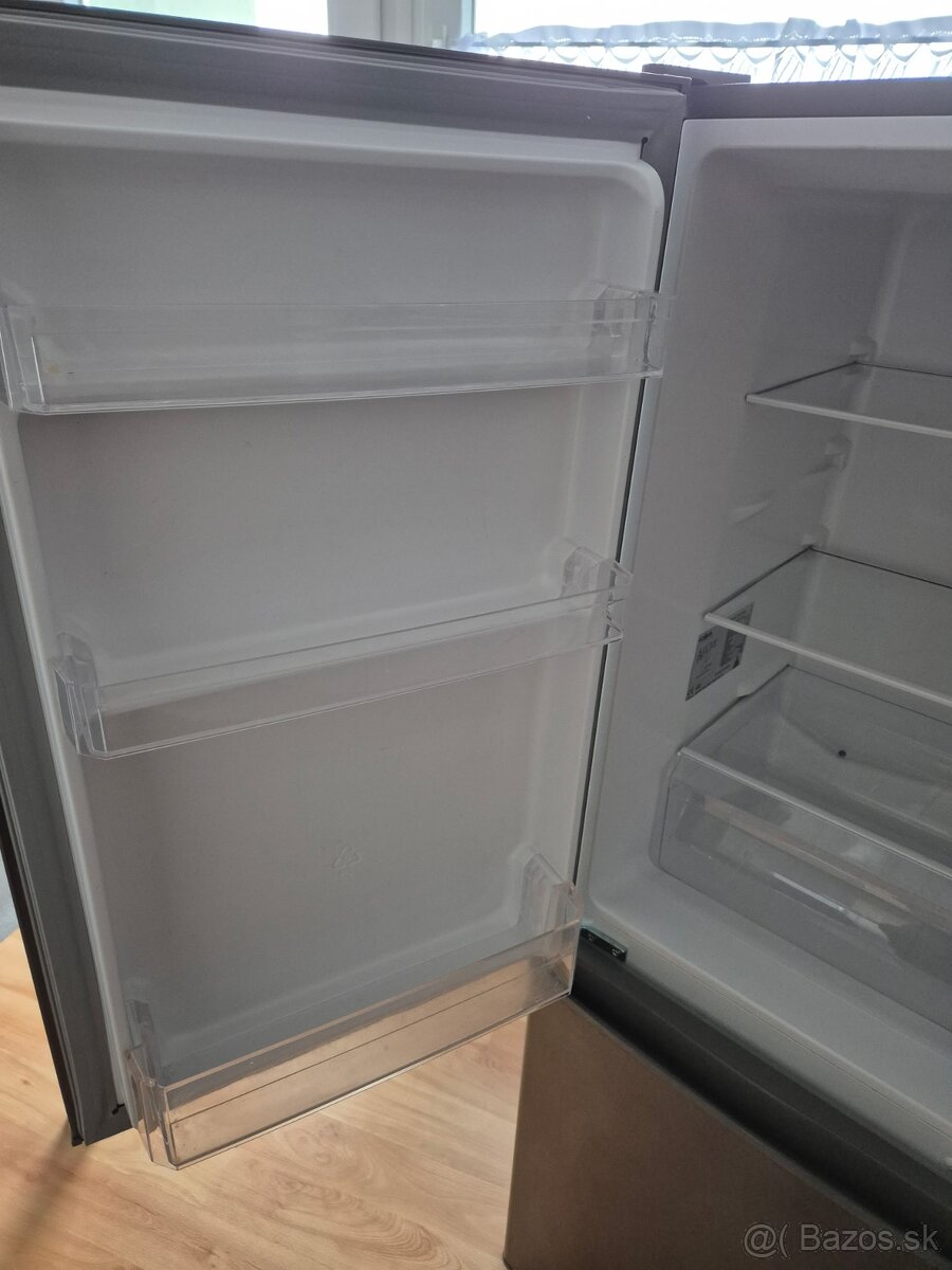 Chladnicka s mrazničkou - 4
