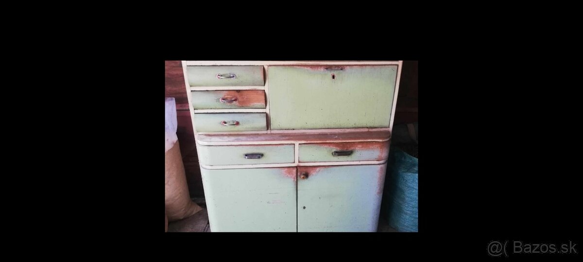 Predám starožitný kredenec - 4