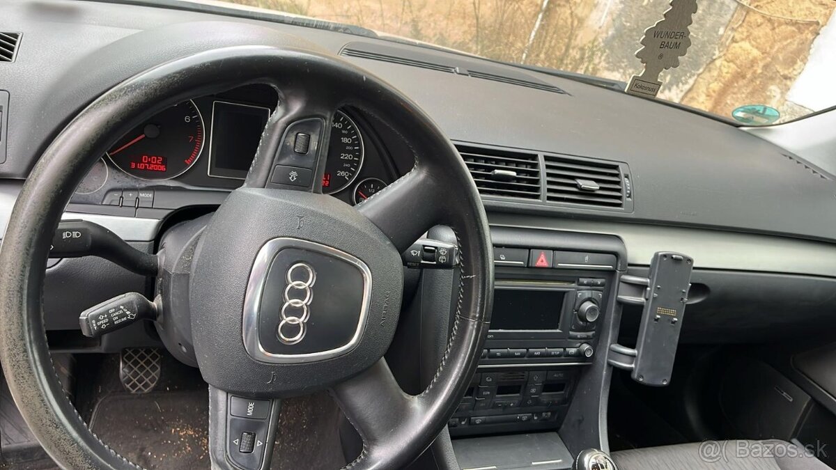 Audi A4 AVANT 2.0 bezin============================ model 2 - 4