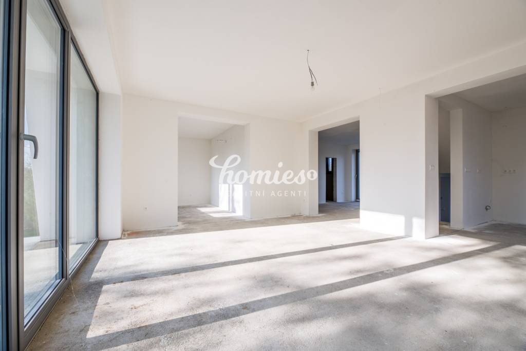 PREDAJ výnimočný 5-izbový dom, Zlaté Moravce-centrum - 4