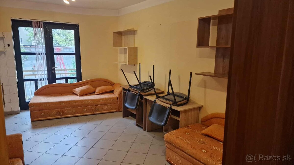 Postele 20x rozpredám ubytovacie zariadenie - 4