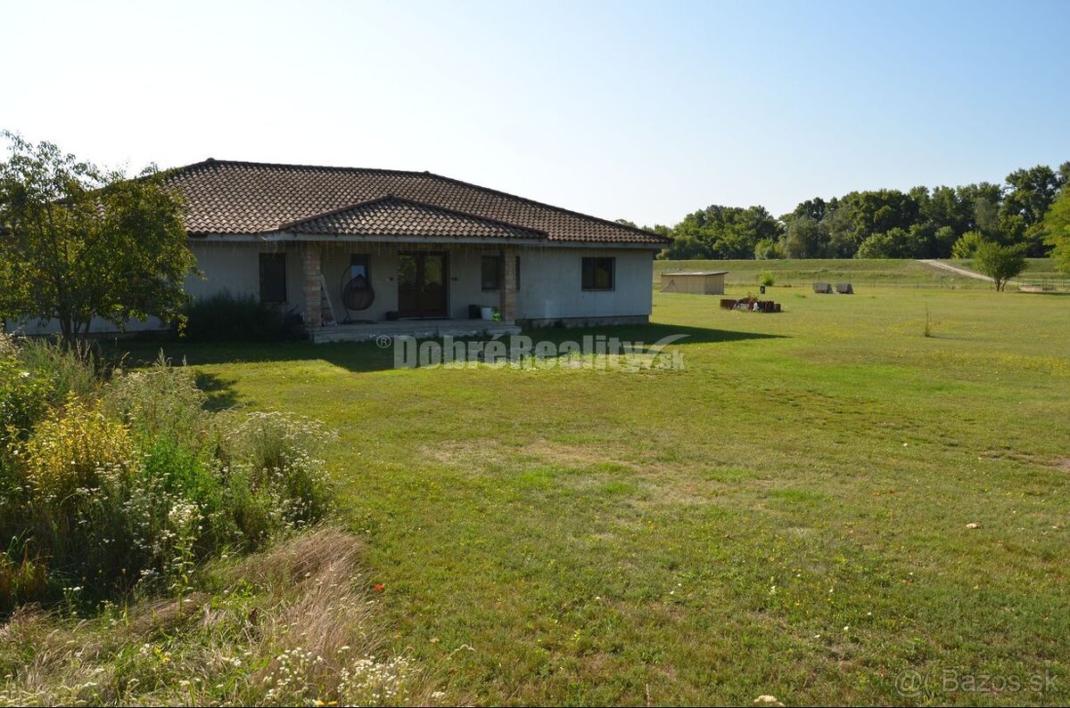 DOBRÉ REALITY - priestranný rodinný dom s veľkým pozemkom v - 4