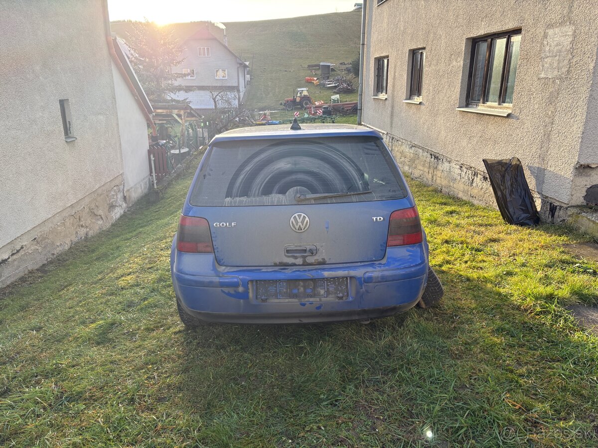 Rozpredám Volkswagen Golf 4 - 4