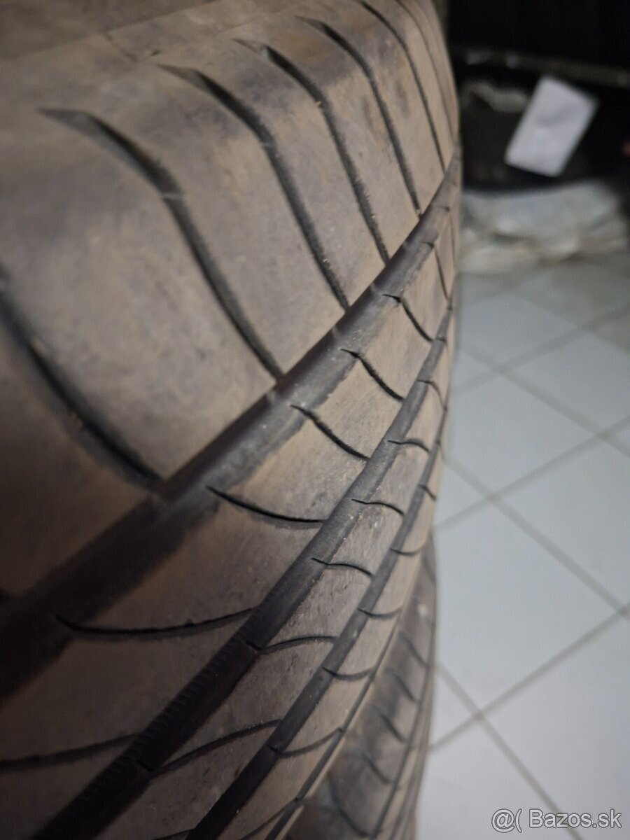 Michelin 225/55 R19 - 4