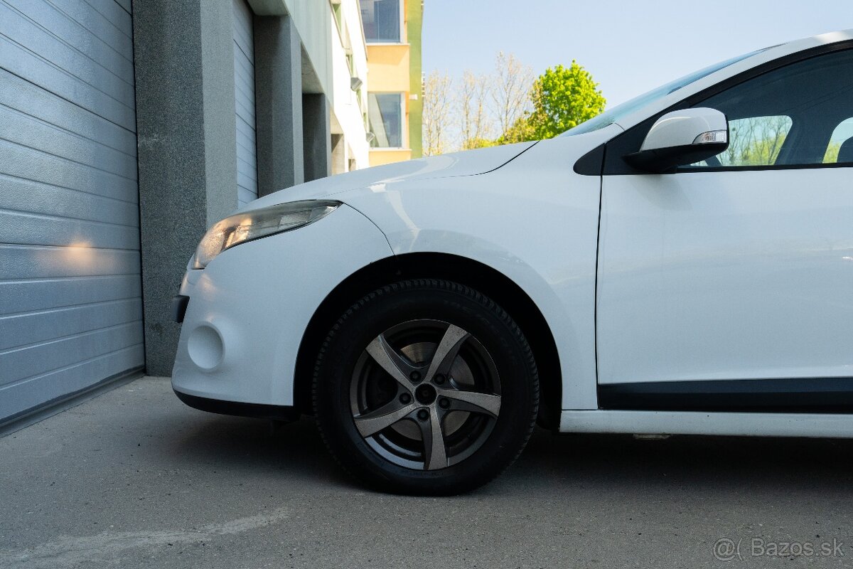 Renault Megane 1.6i M5 - 4