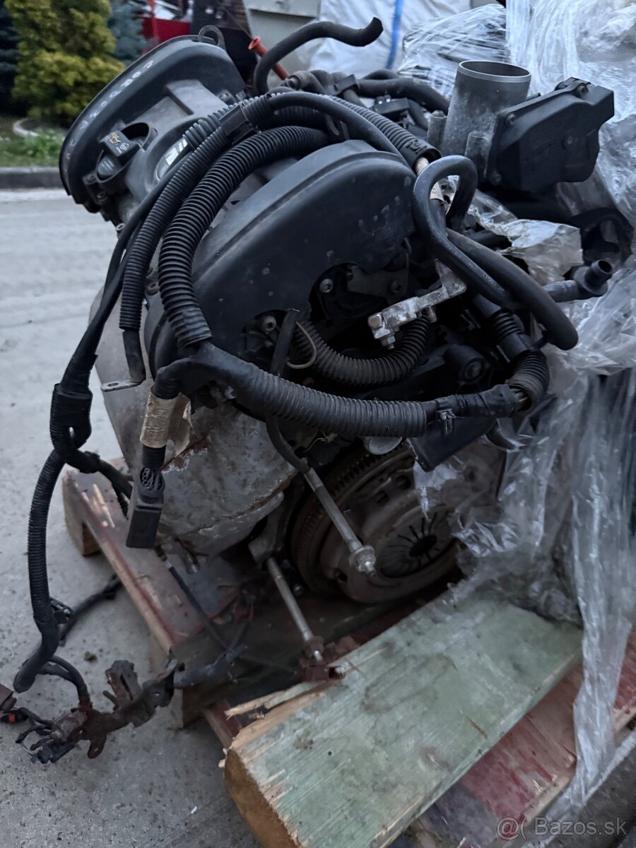 Motor 1.4 16V BXW 63kw - 4