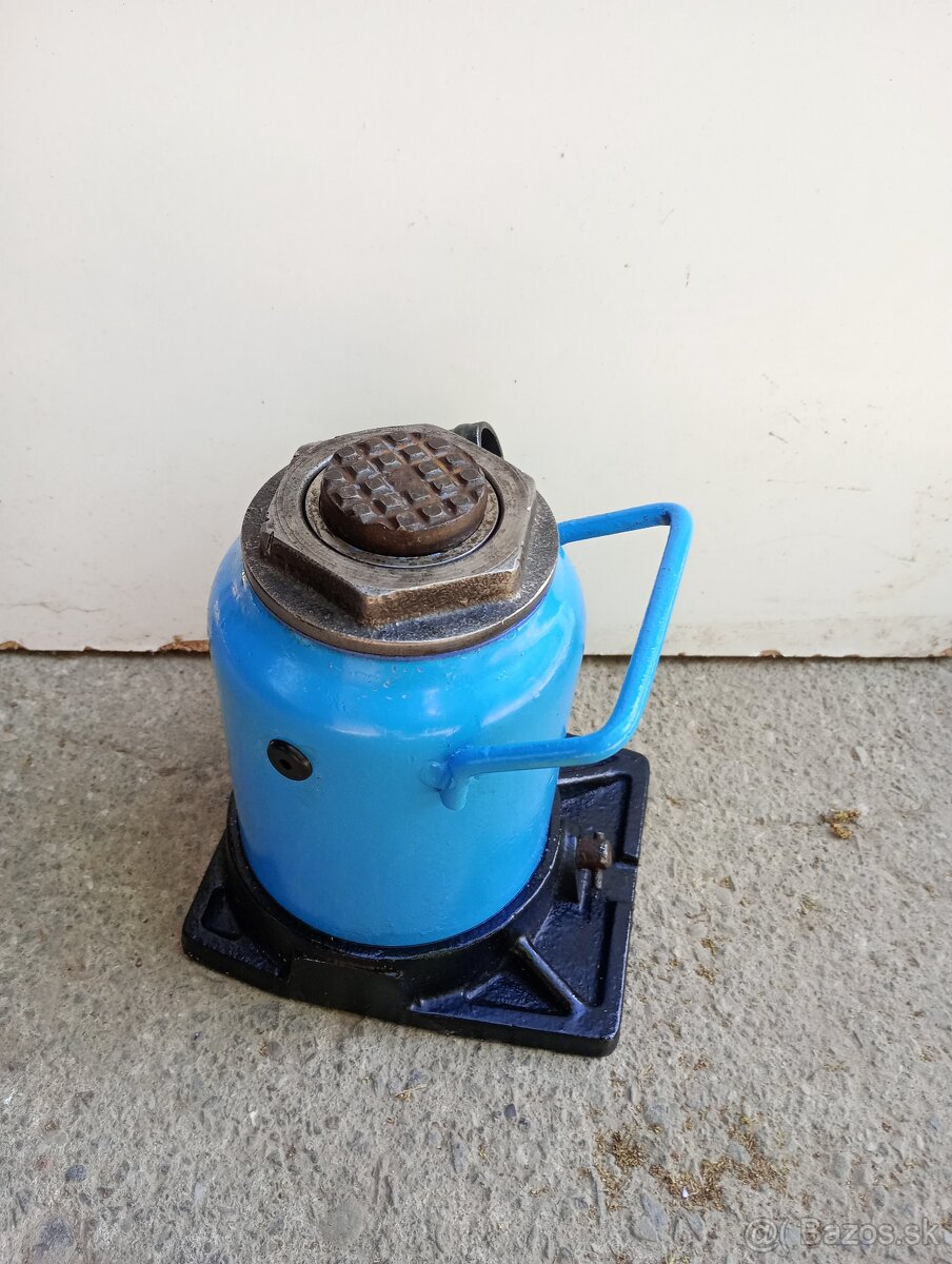 Zdvihak pod traktor - 4