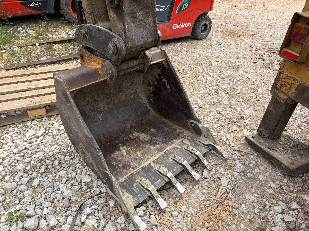 traktorbager , nakladač , CATERPILLAR , stavebné stroje 4x4 - 4