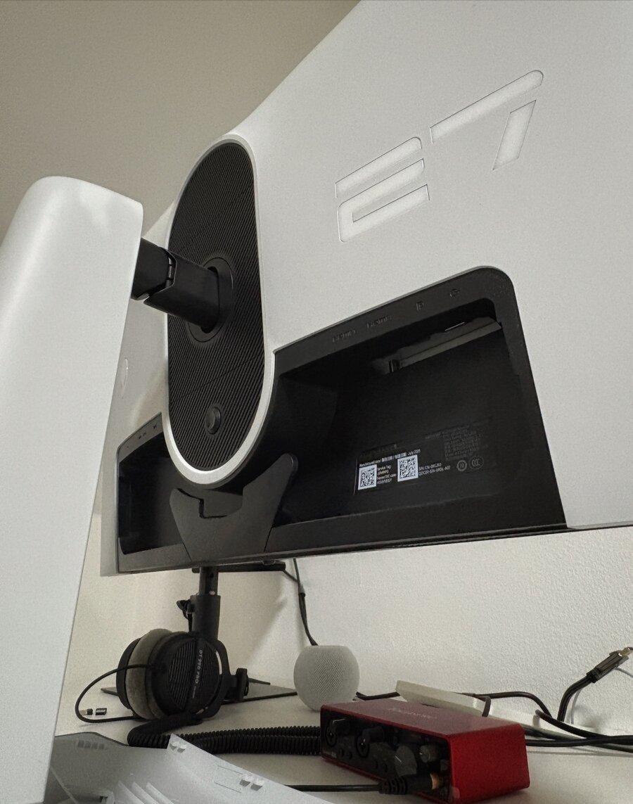 Dell Alienware AW2723DF - 4