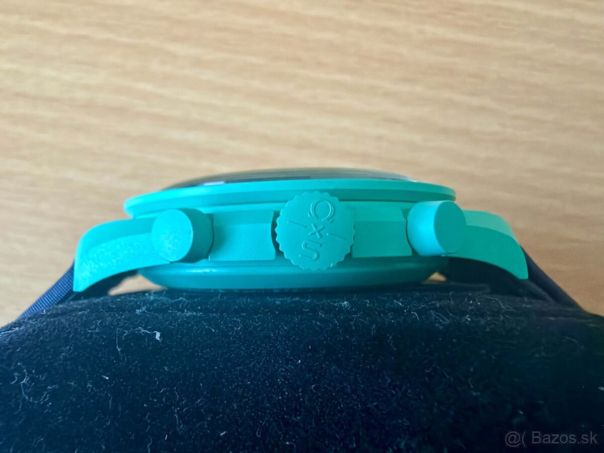 Omega Moonswatch Polar Lights - 4