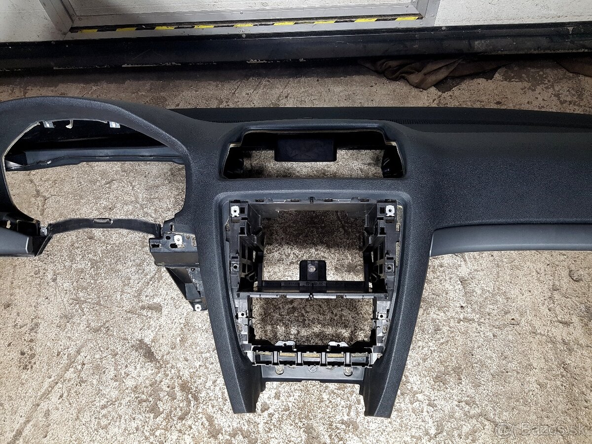 Predám originálnu palubovku Škoda Octavia 2 Facelift - 4