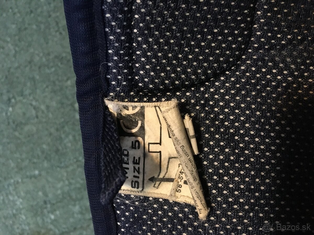 Predám lakťové chrániče na hokej 2 druhy - 4