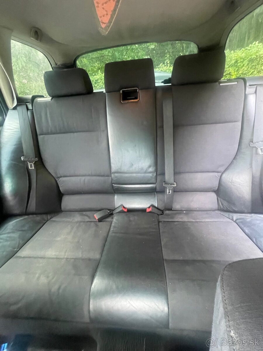 Predám sedačky BMW e46 touring - 4