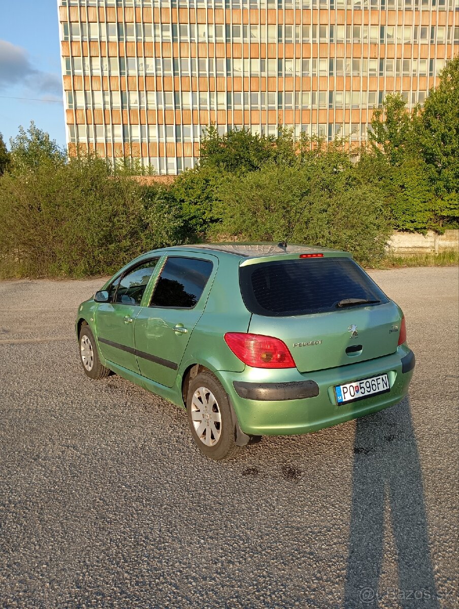 Pegueot 307 1.4i - 4