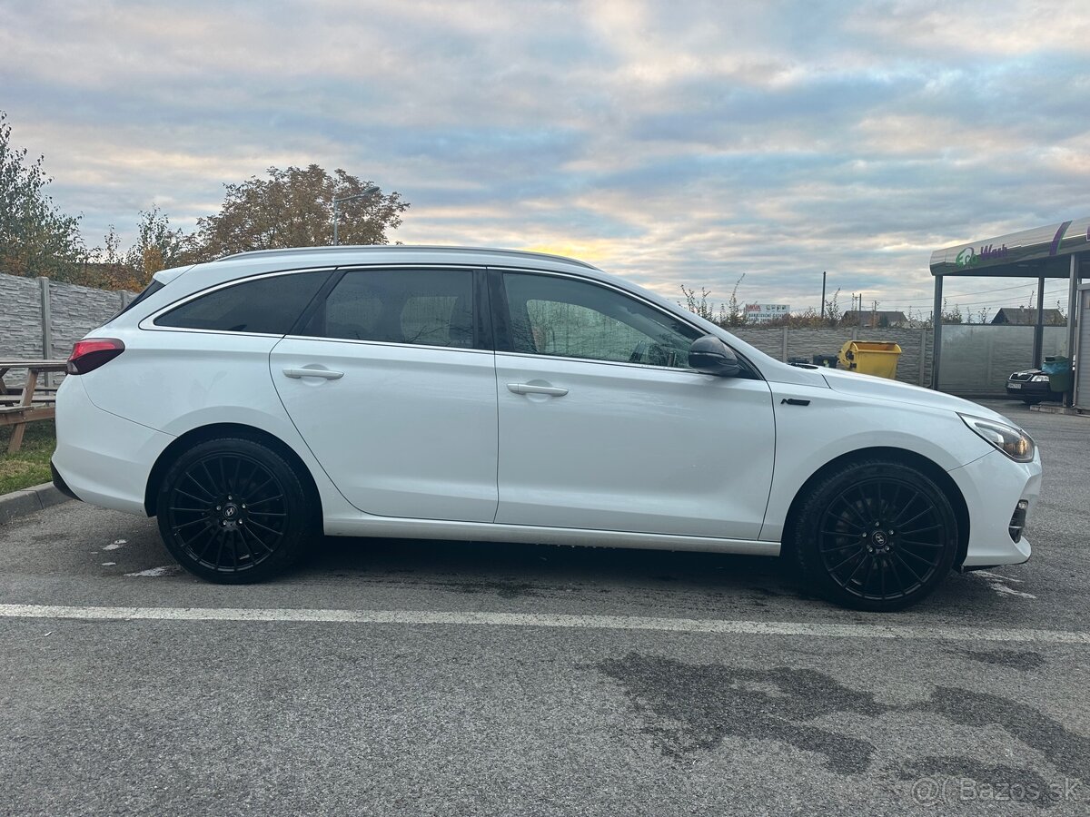 Hyundai i30 CW AUTOMAT 1.6 CRDi 85kw Family SR vozidlo - 4