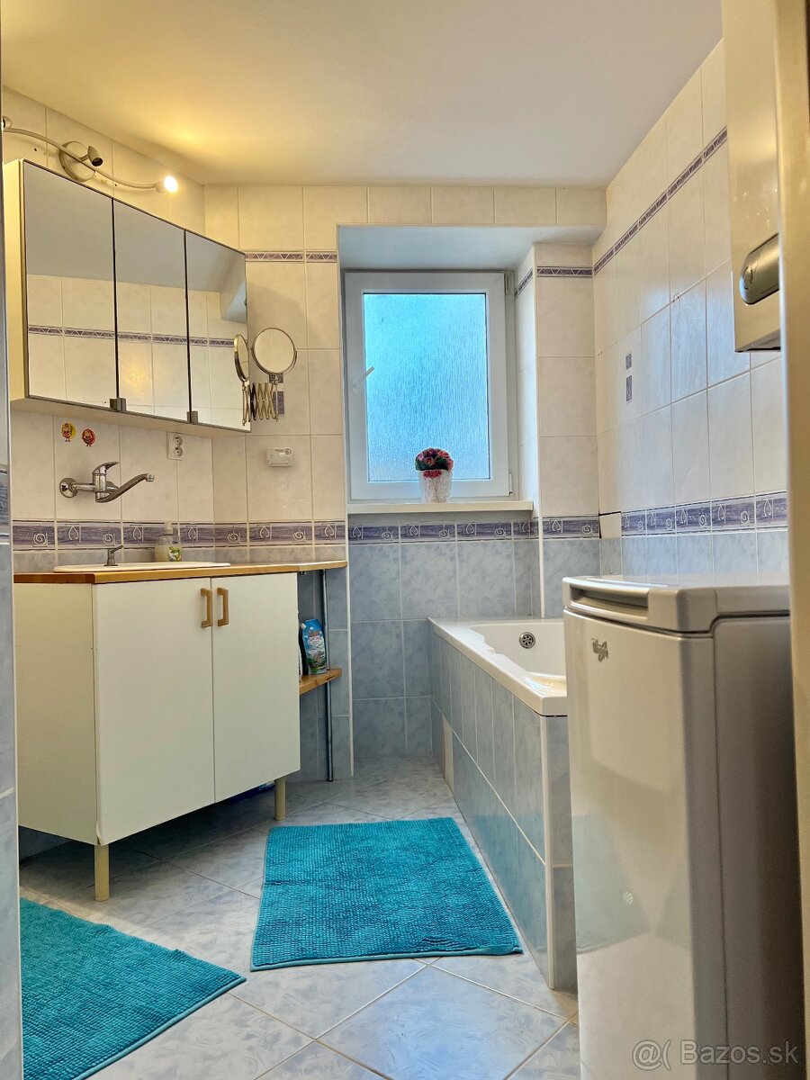 Prenájmem 3 izbový byt v centre Nových Zámkov - 4