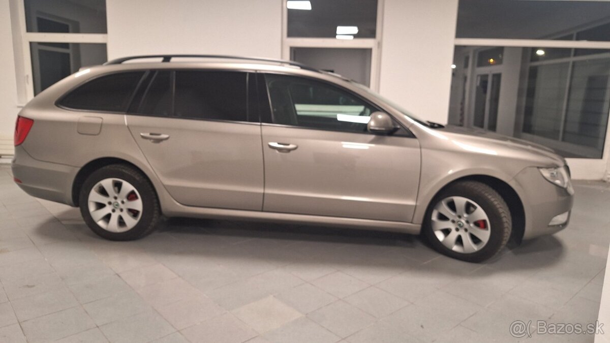 Skoda Superb Combi 1.6TDI 77kw 2013 - 4